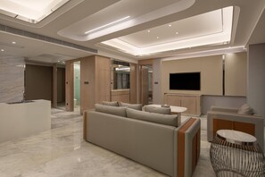 Presidential Suite, 1 King Bed | Premium bedding, pillowtop beds, in-room safe, blackout drapes - Wyndham Shaoxing Keqiao (Shaoxing)
