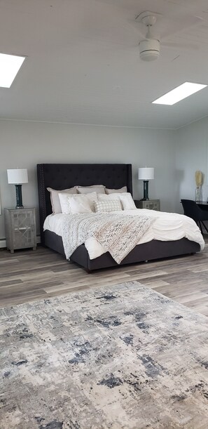 3 bedrooms, iron/ironing board, free WiFi, bed sheets