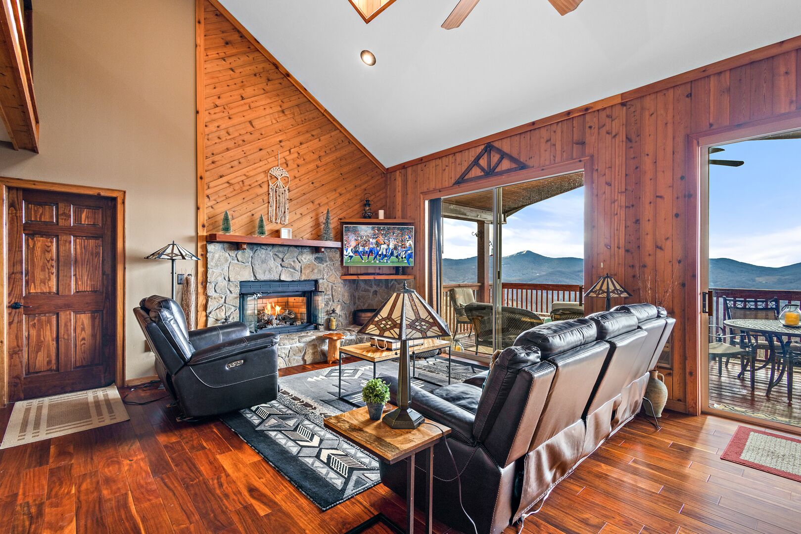 TV, fireplace, ping pong