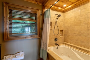 Ensemble douche/baignoire, serviettes fournies