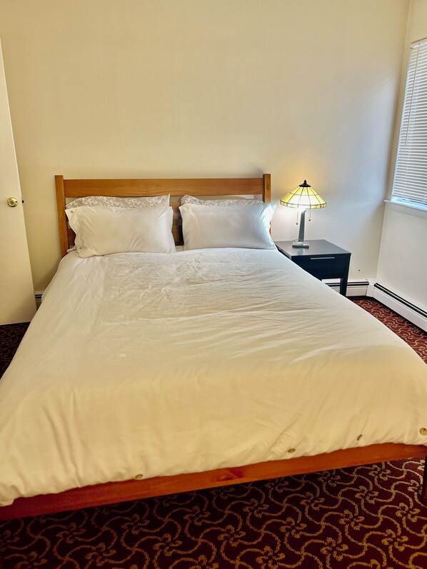 1 bedroom, desk, free WiFi, bed sheets