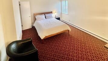 1 bedroom, desk, free WiFi, bed sheets