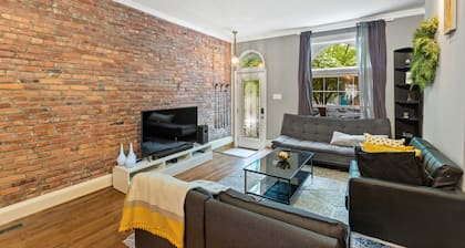 Pristine Townhouse With Rooftop Deck Near Canton!