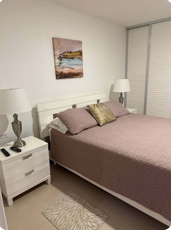 1 chambre, fer et planche à repasser, Wi-Fi gratuit, draps fournis