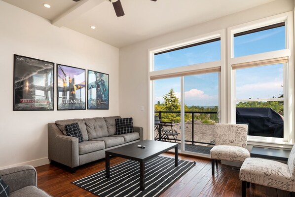 Townhome | Living area