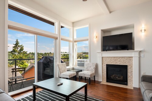 Seattle Vacation Home - The Port