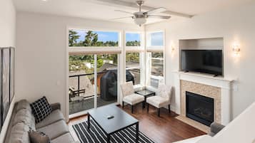 Townhome | Living area