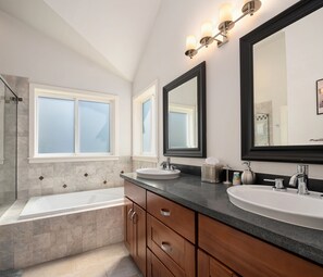 Townhome | Bathroom