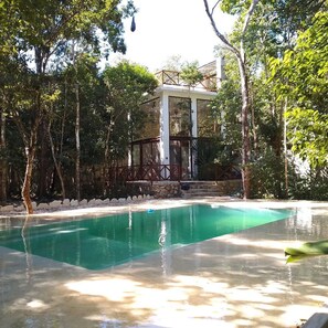 Alberca al aire libre 