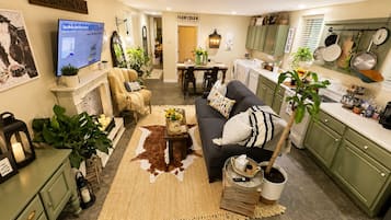 Smart TV y chimenea