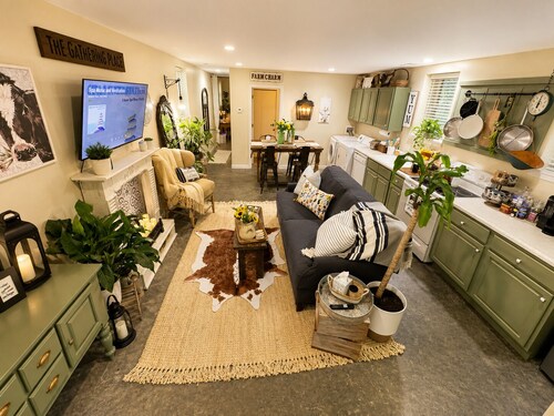 Green Cottage Farm Stay & Food