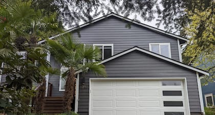 Seattle Vacation Home - The Newsroom