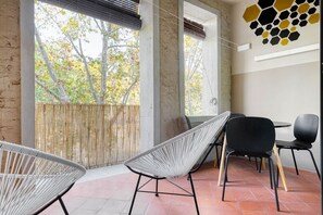 تناول الطعام بالخارج