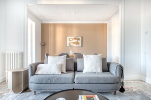 Fernseher, Stereoanlage