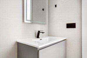 ヘアドライヤー、タオル