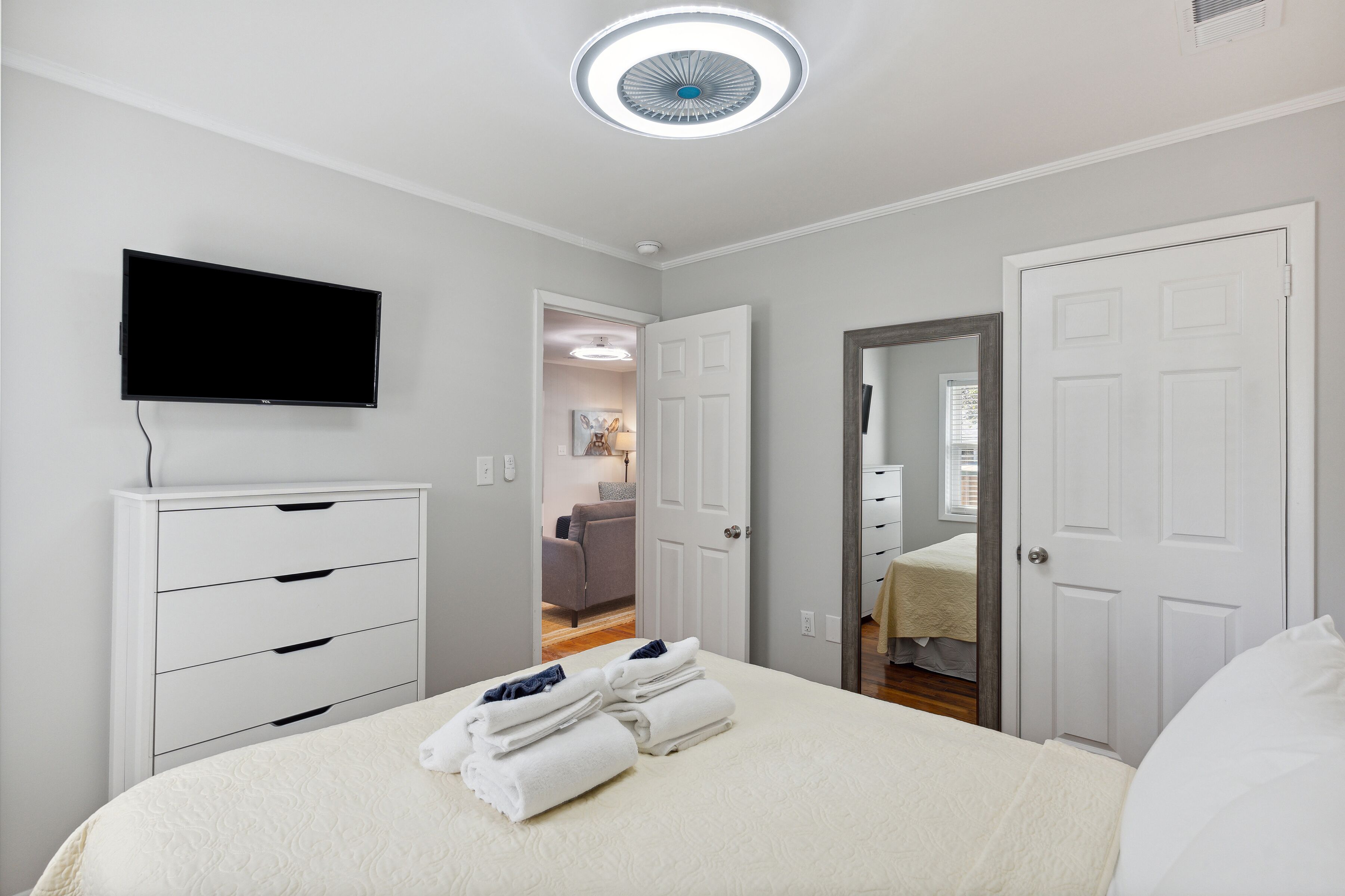 2 bedrooms, WiFi, bed sheets