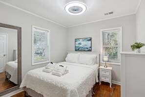 2 bedrooms, WiFi, bed sheets
