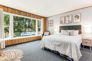 WiFi, bed sheets - Ground Floor River Front Studio Cottage (Bend)