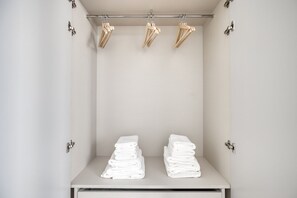 Interior - Spacious 2BR in Tetuán, by Blueground (Madrid)