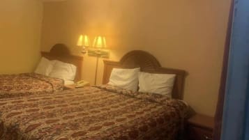 Double or Twin Room | Living area