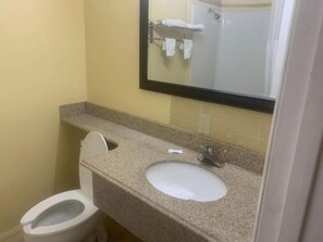 Double or Twin Room | Bathroom