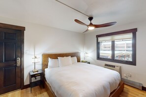 2 bedrooms, iron/ironing board, Internet, bed sheets