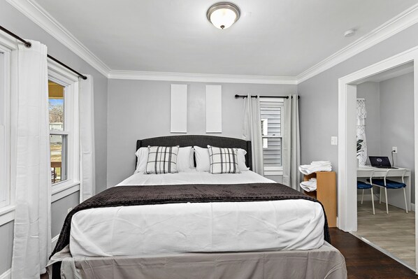 2 bedrooms, desk, iron/ironing board, free WiFi