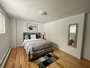 1 Schlafzimmer, Schreibtisch, WLAN, Bettwäsche