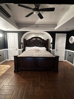 1 dormitorio, tabla de planchar con plancha, wifi gratis y ropa de cama