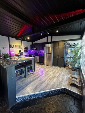 Fridge, microwave, oven, stovetop - Cozy Cove with Beach and Dock (Sunrise Beach)