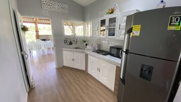 Microwave, stovetop, coffee/tea maker, blender