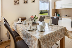 Dining - Holiday Apartment "63sqm in Eschachtal" with Garden Area and Wi-Fi (Niedereschach)