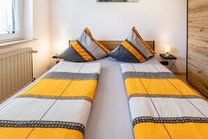 2 bedrooms, free WiFi, bed sheets - Holiday Apartment "63sqm in Eschachtal" with Garden Area and Wi-Fi (Niedereschach)