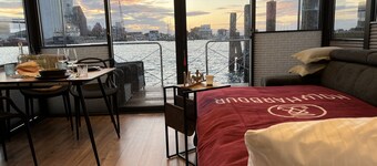 Boat 'Hausboot Mit Motorboot' with Sea View, Terrace & Wi-Fi