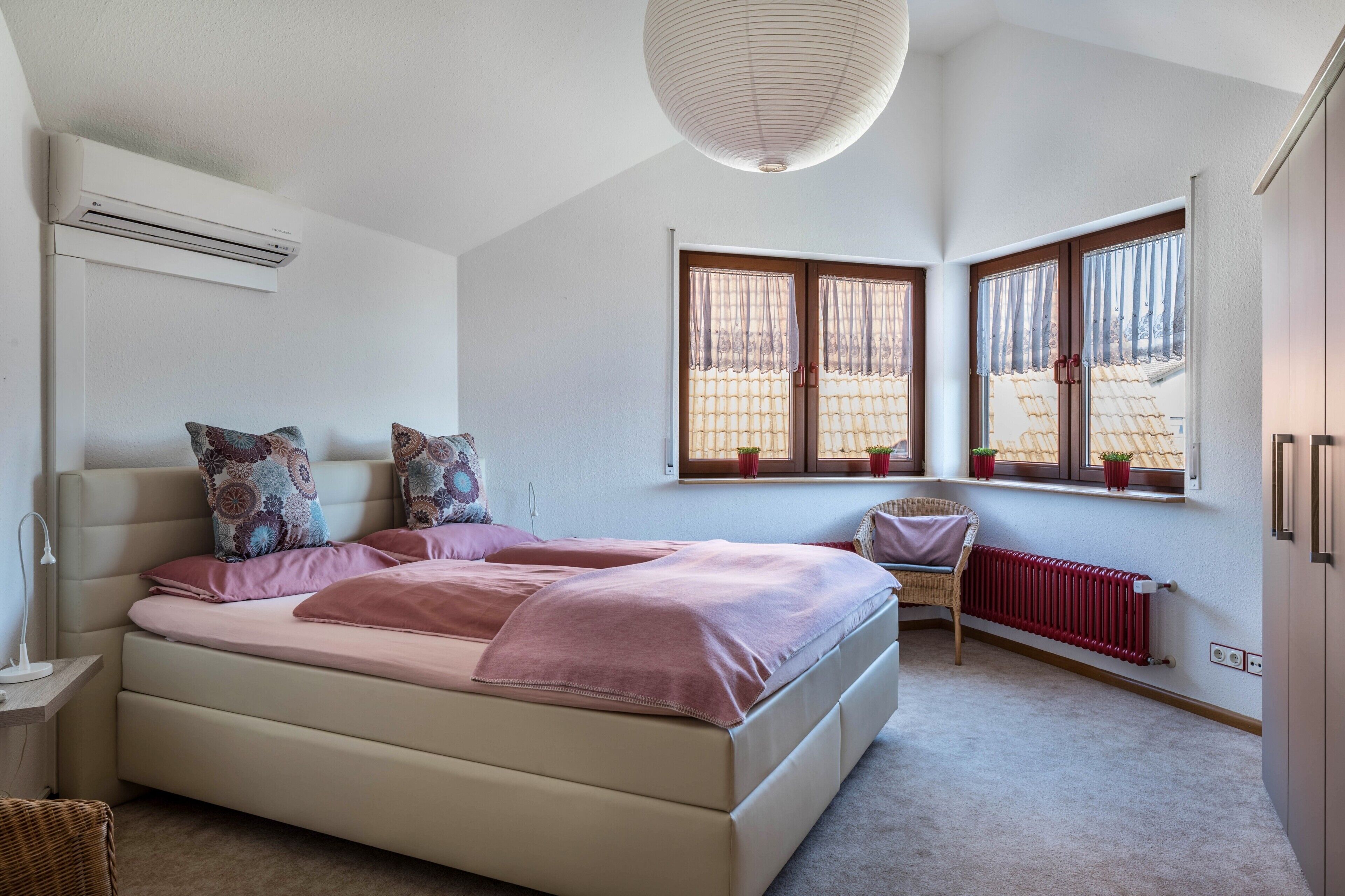 1 室のベッドルーム、アイロン / アイロン台、WiFi (無料)、ベッドシーツ