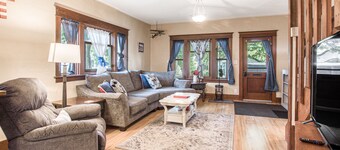 2-story downtown home near the water with firepit, enclosed backyard, fireplace