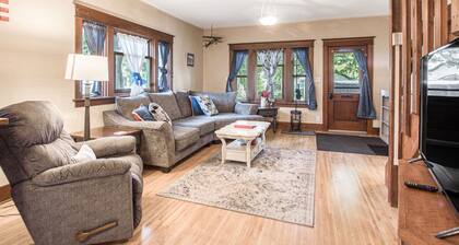 2-story downtown home near the water with firepit, enclosed backyard, fireplace