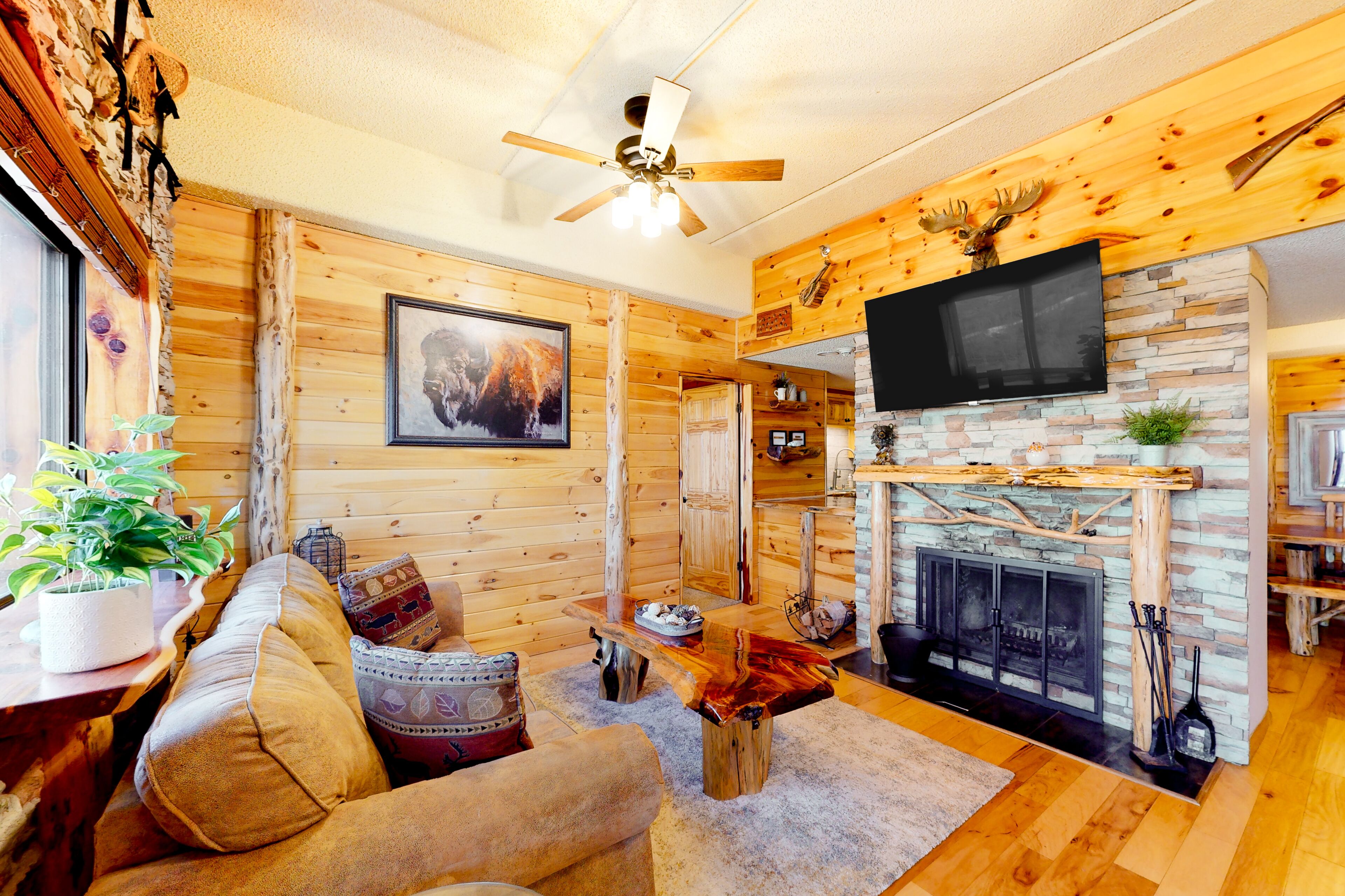 5th-floor mountain-view condo with balcony, heated pool, sauna, hot tub, grills