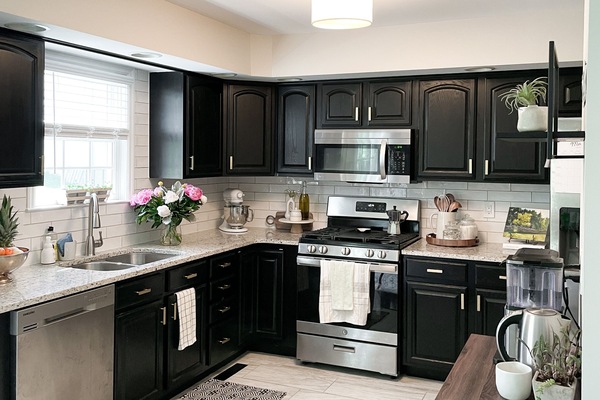 Frigorífic, microones, forn i placa de cuina