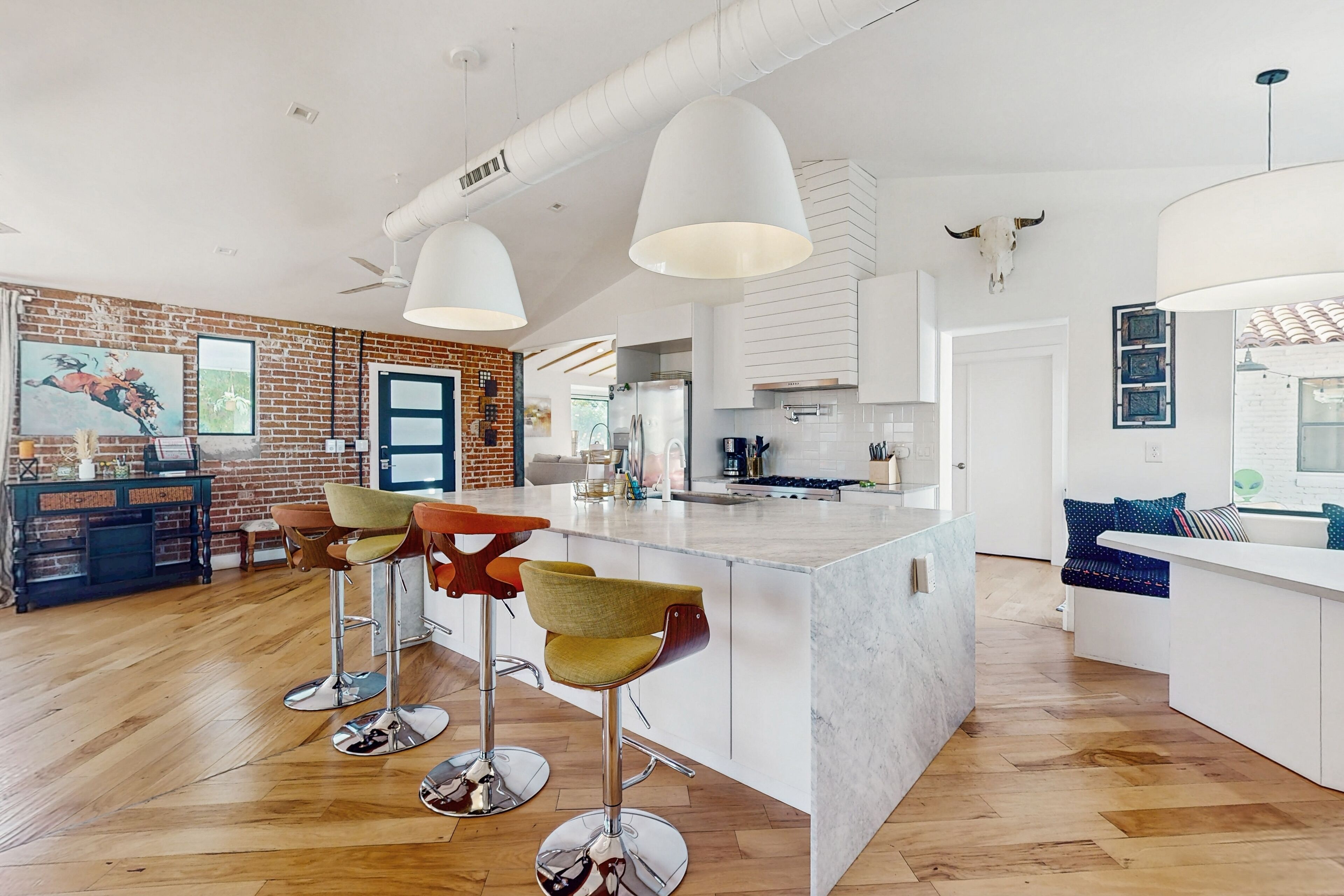 Réfrig érateur, micro-ondes, four, plaque de cuisson