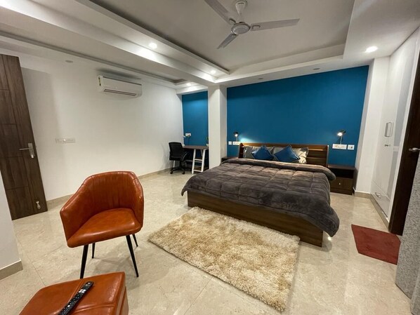 4 bedrooms, WiFi, bed sheets