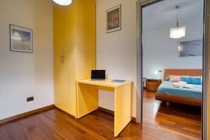 2 chambres, fer et planche à repasser, Wi-Fi, draps fournis