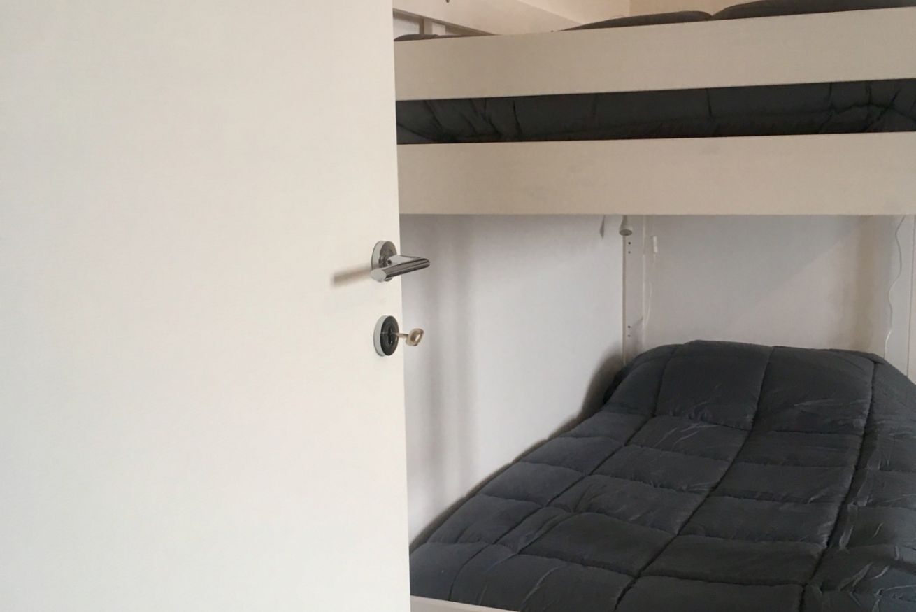 2 bedrooms, iron/ironing board, travel cot