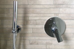 シャワー、ビデ、シャンプー