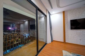 Ropa de cama de alta calidad y minibar