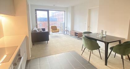 Captivating 2-bed Apartment in Salford, Manchester