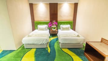 Premier Room, 2 Single Beds | Iron/ironing board, free WiFi, bed sheets