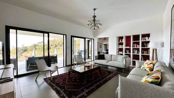 Televisión y oficina