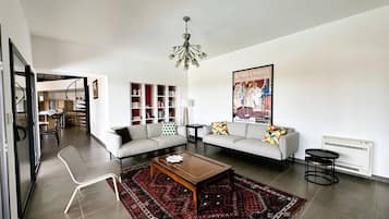 Televisión y oficina