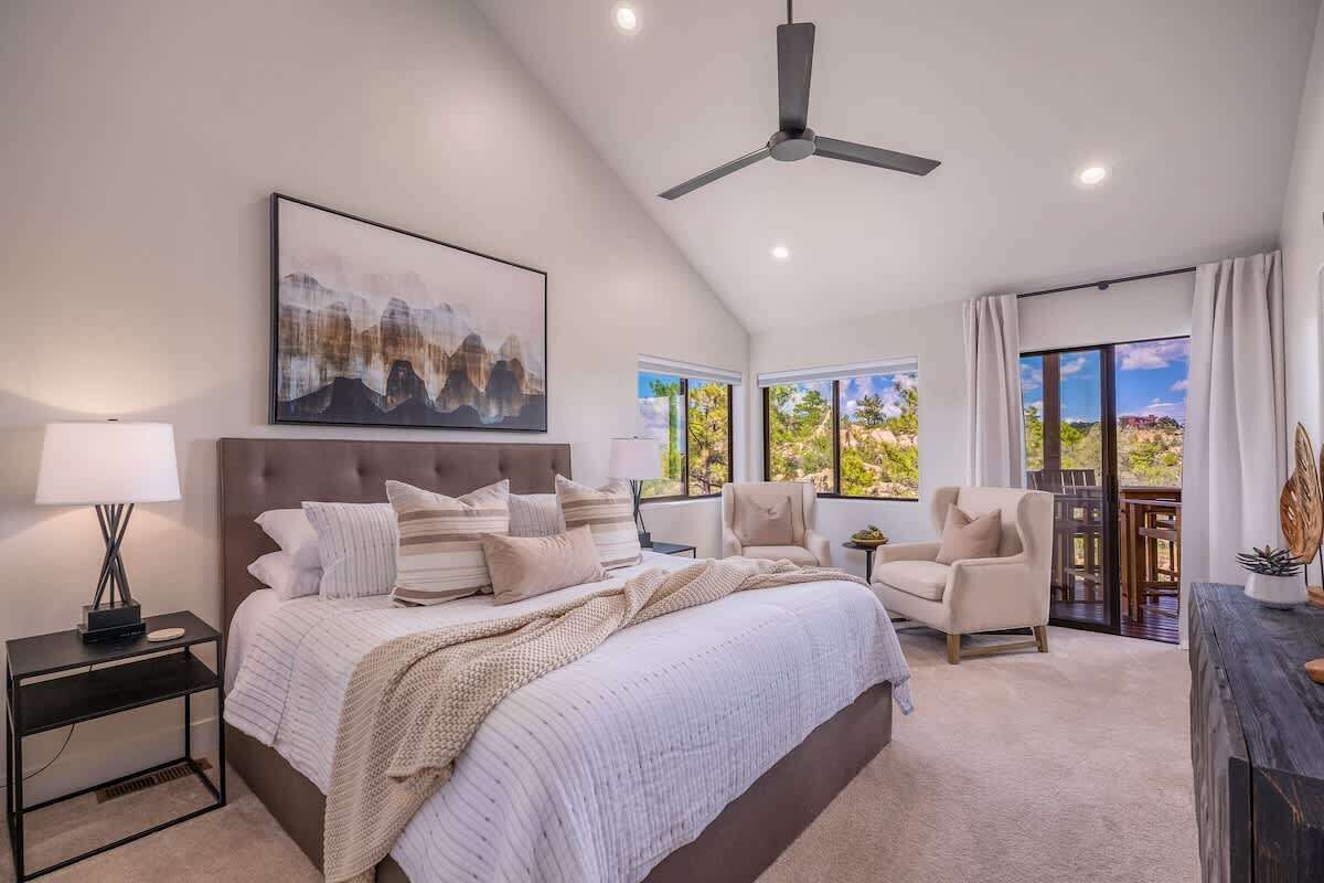 4 bedrooms, iron/ironing board, free WiFi, bed sheets